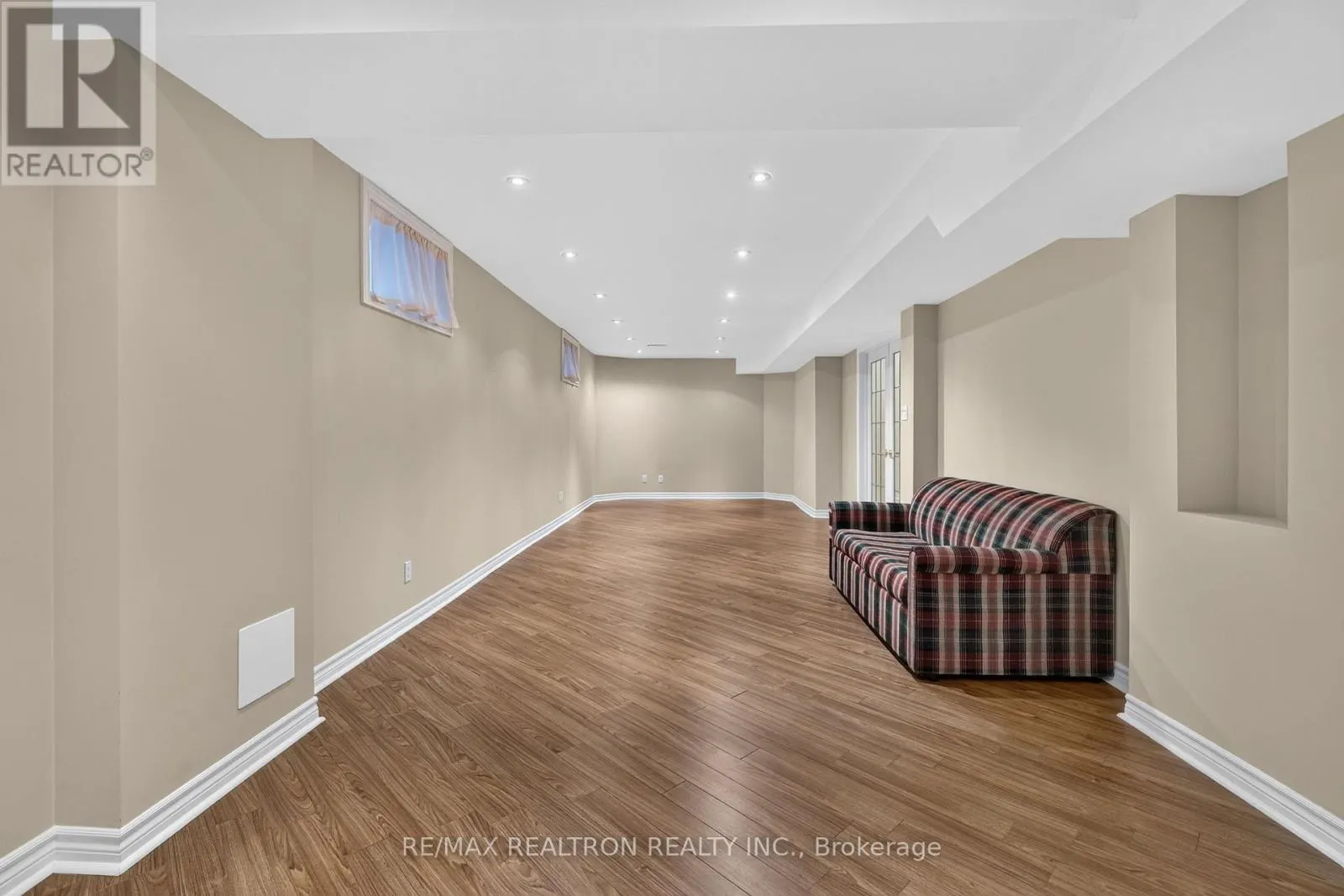12 LOUDON CRESCENT