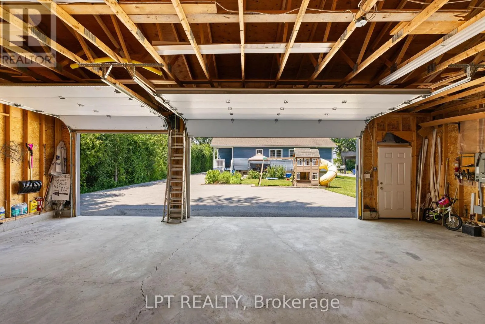 173 LAKE DRIVE E