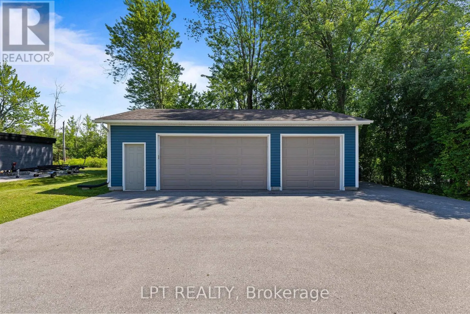 173 LAKE DRIVE E