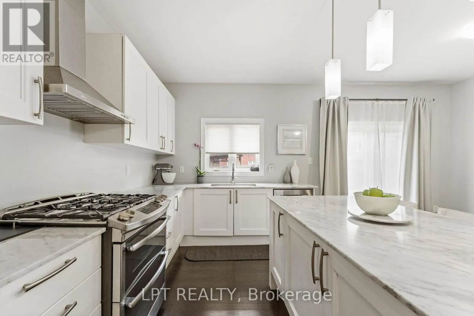 20 MANOR FOREST ROAD