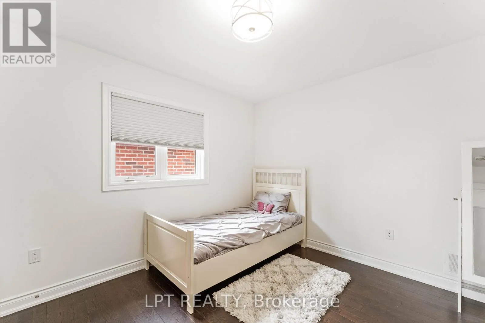 20 MANOR FOREST ROAD