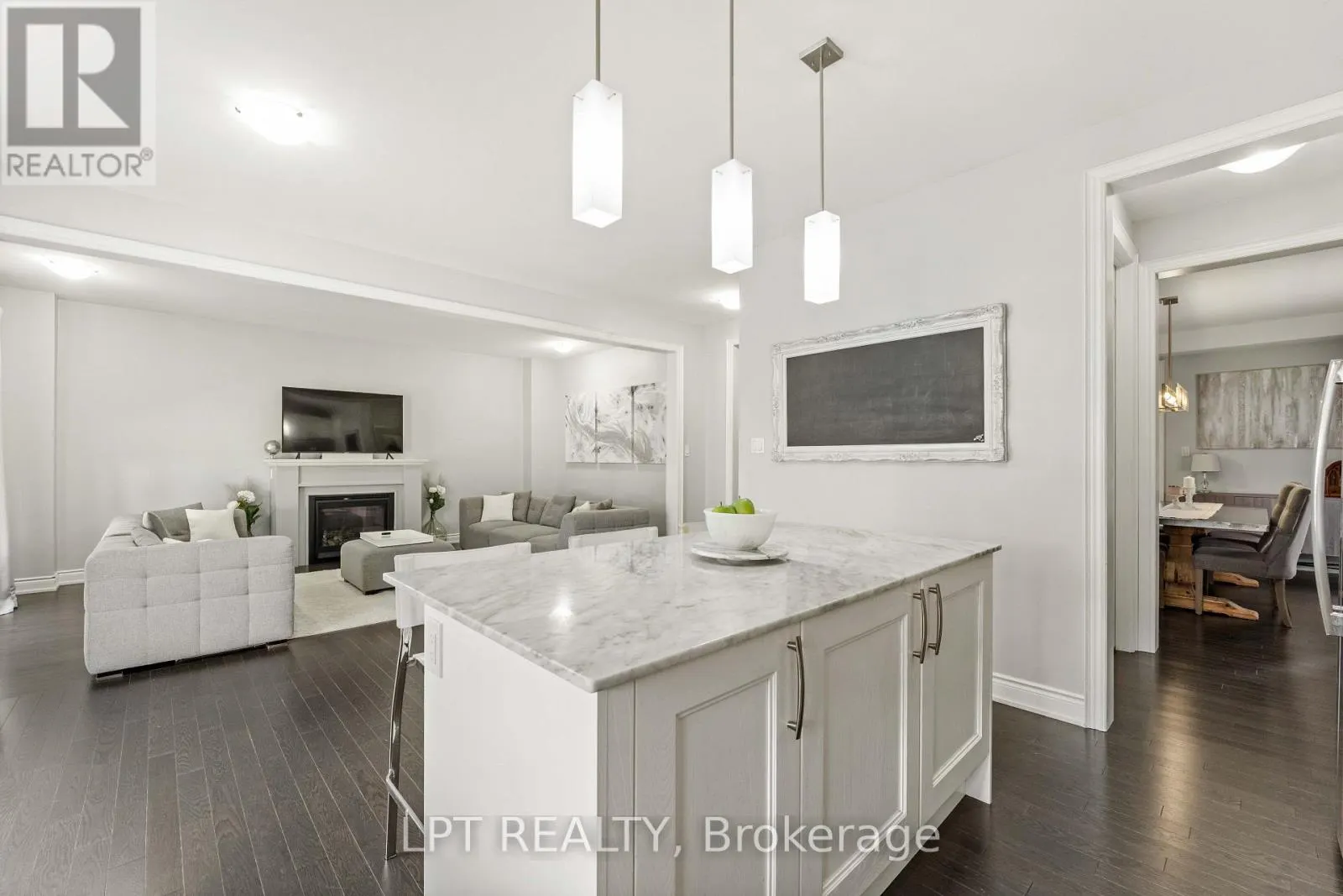 20 MANOR FOREST ROAD