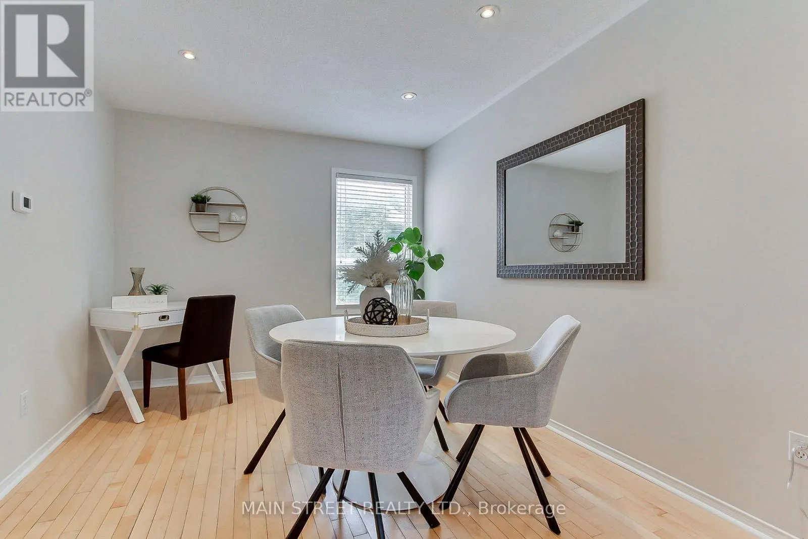 70 DUNSMORE CRESCENT
