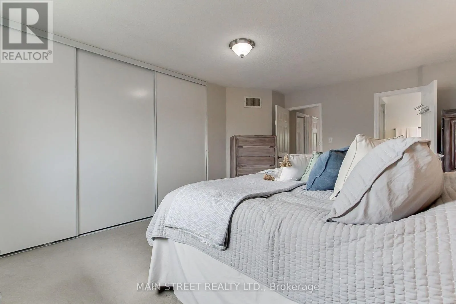 70 DUNSMORE CRESCENT