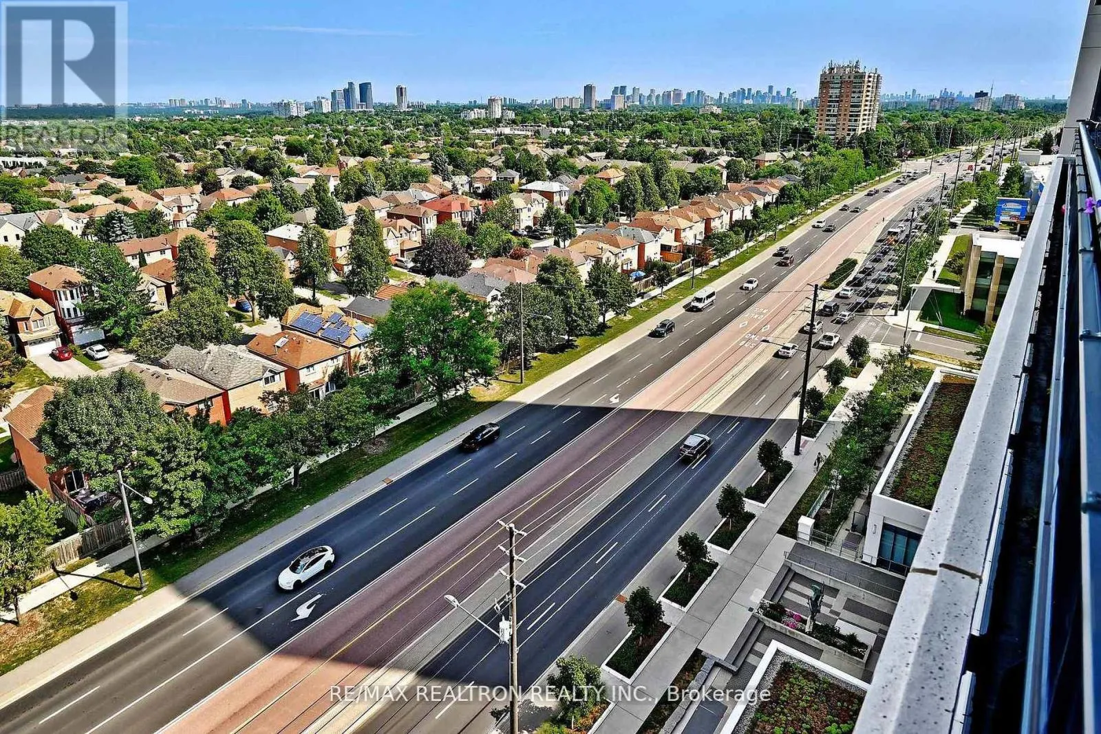 1122 - 7900 BATHURST STREET