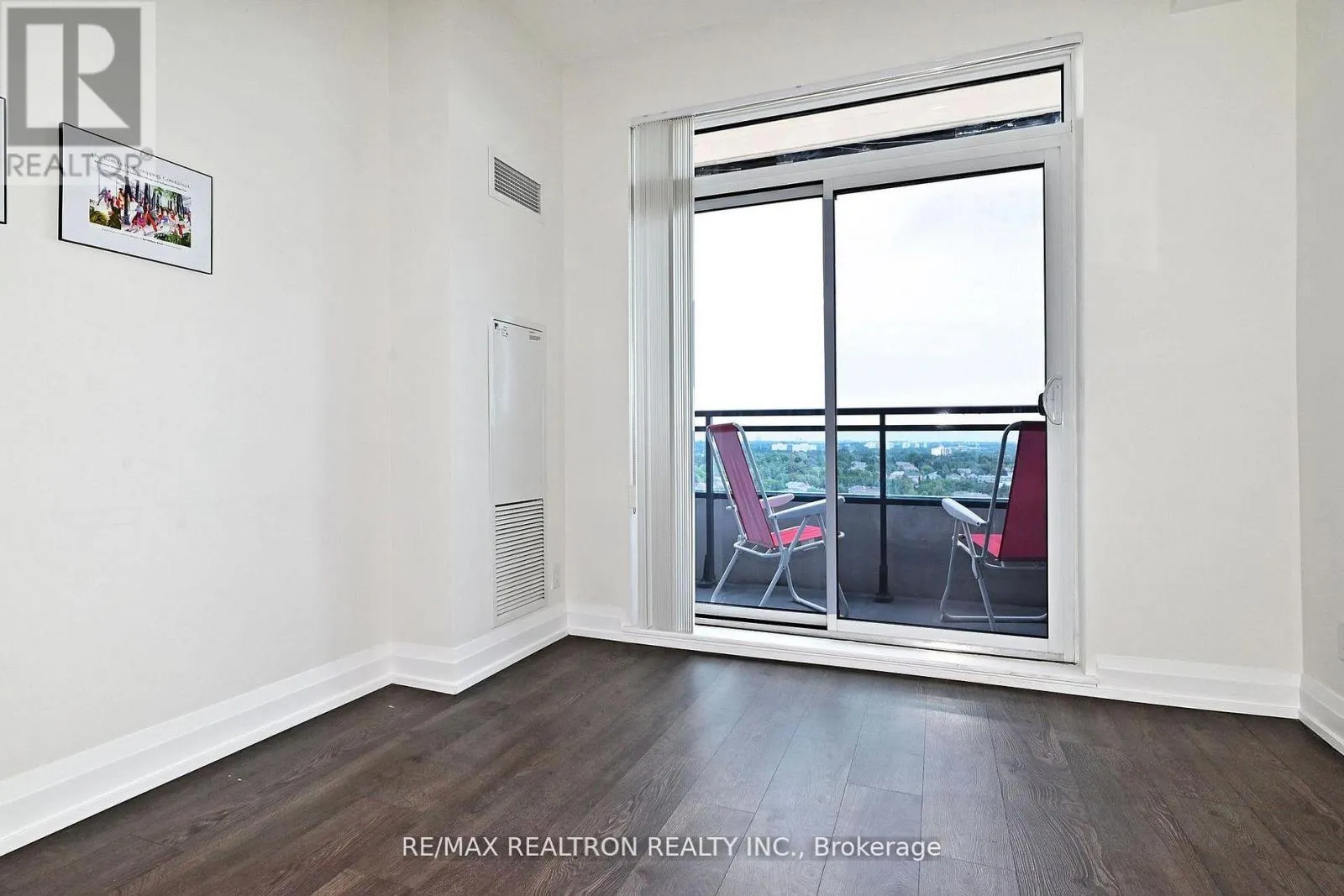1122 - 7900 BATHURST STREET