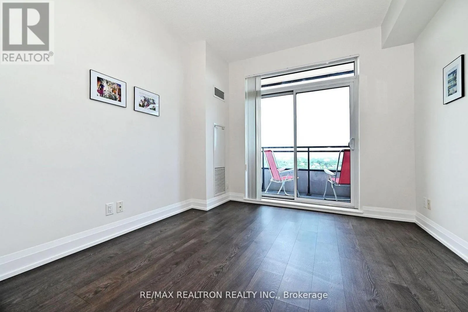 1122 - 7900 BATHURST STREET
