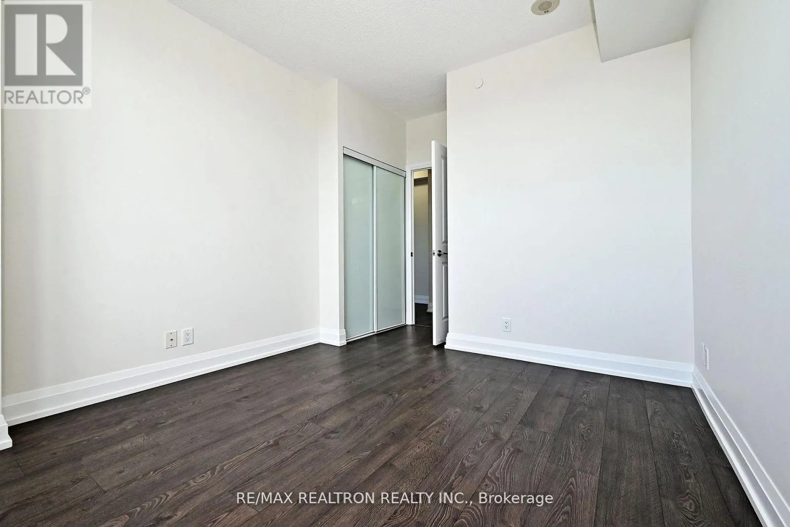 1122 - 7900 BATHURST STREET