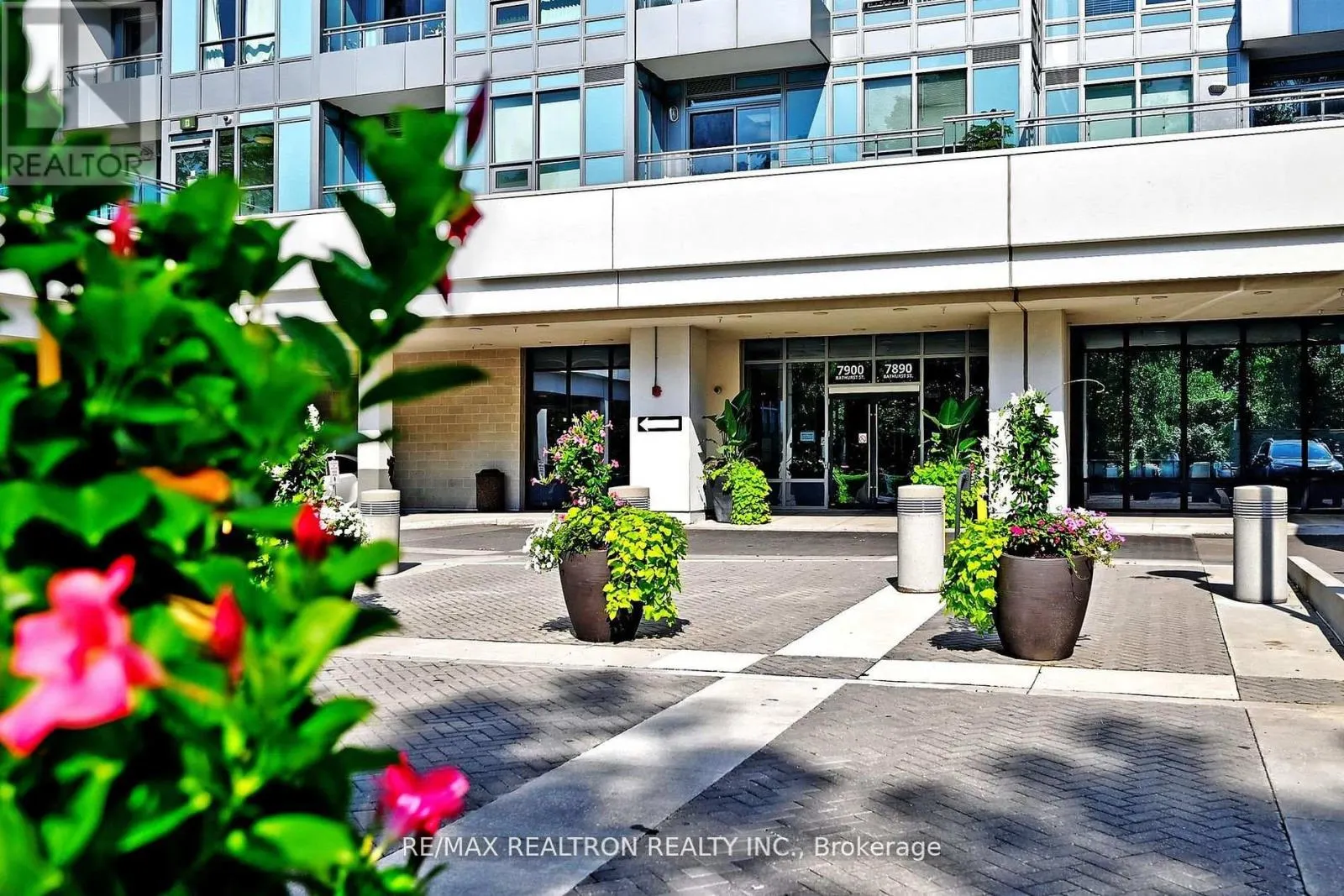 1122 - 7900 BATHURST STREET
