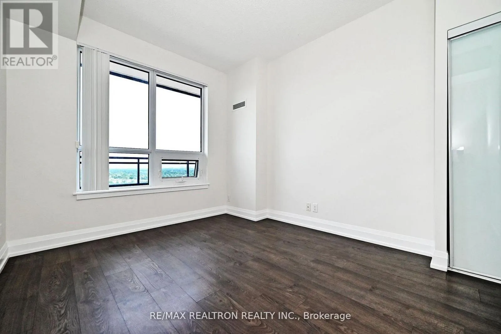 1122 - 7900 BATHURST STREET