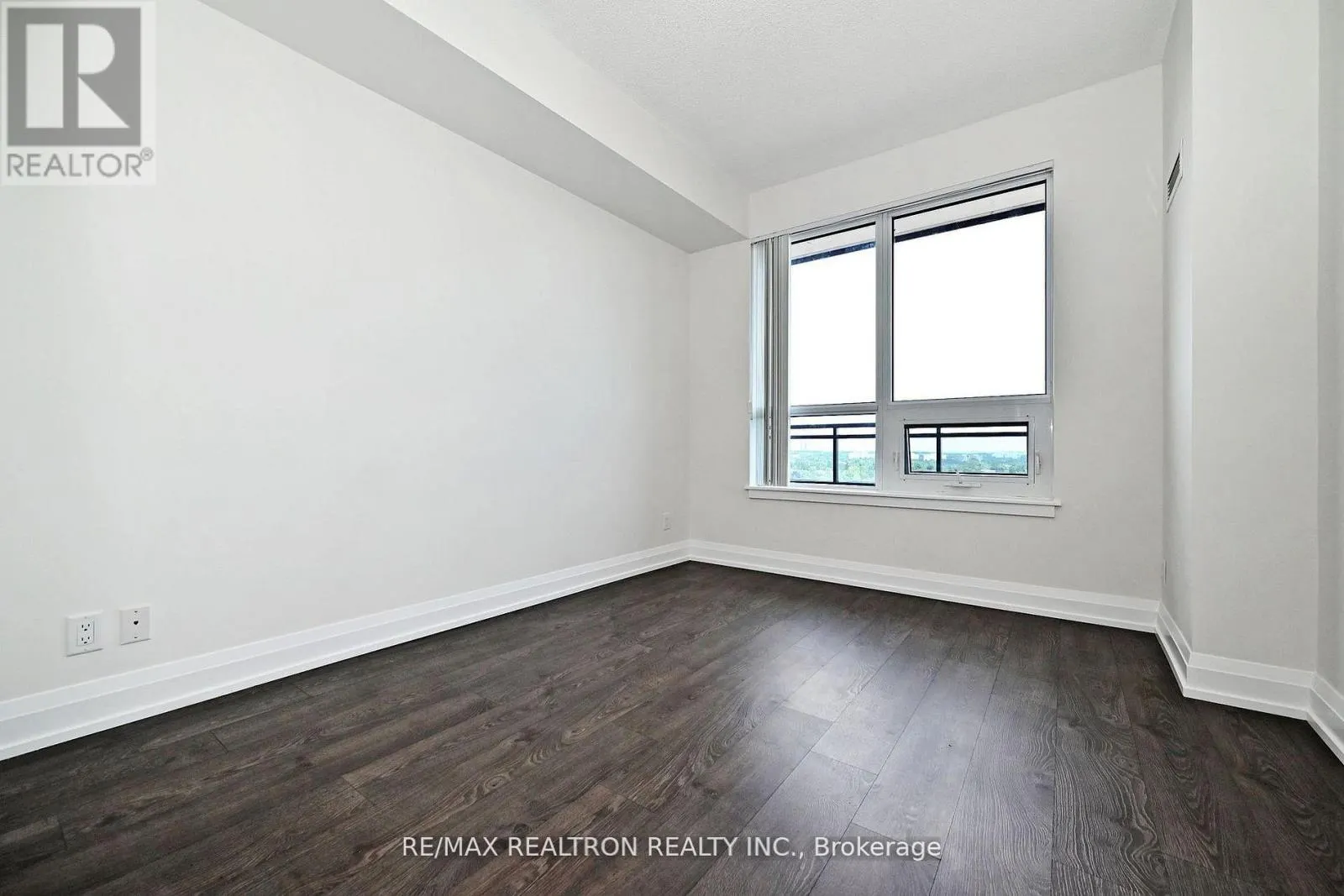 1122 - 7900 BATHURST STREET