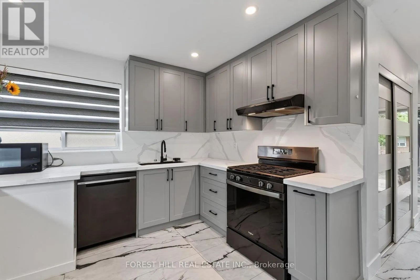 286 PALMER AVENUE
