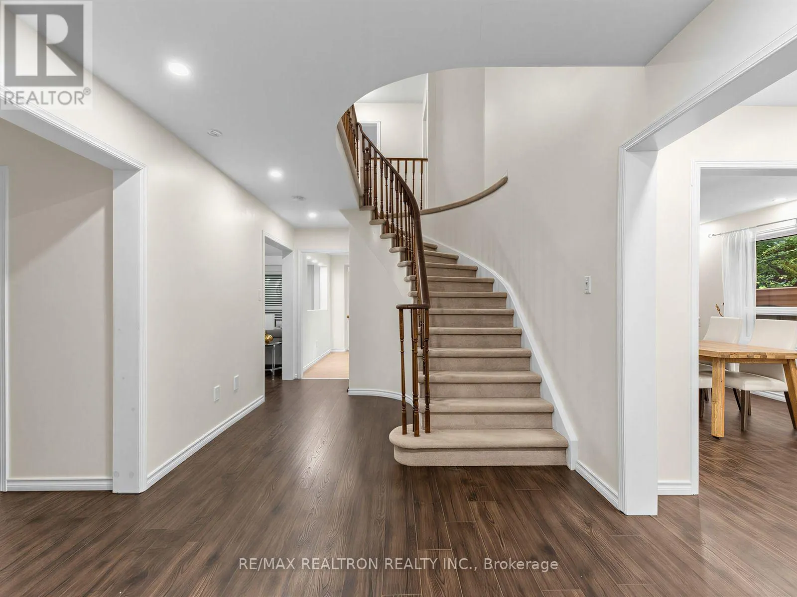 328 SALISBURY LANE