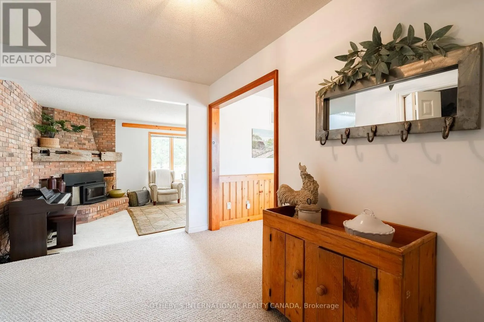 6055 17TH SIDE ROAD