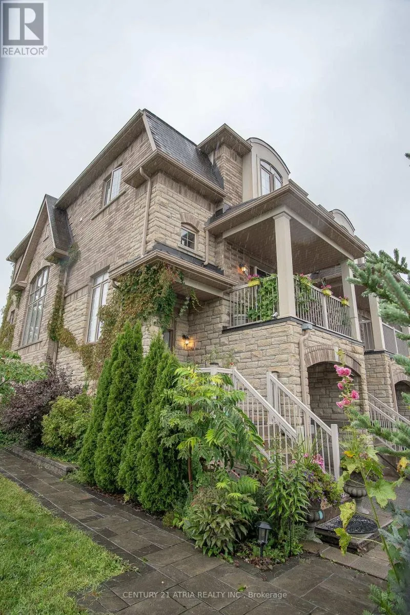 10951 WOODBINE AVENUE