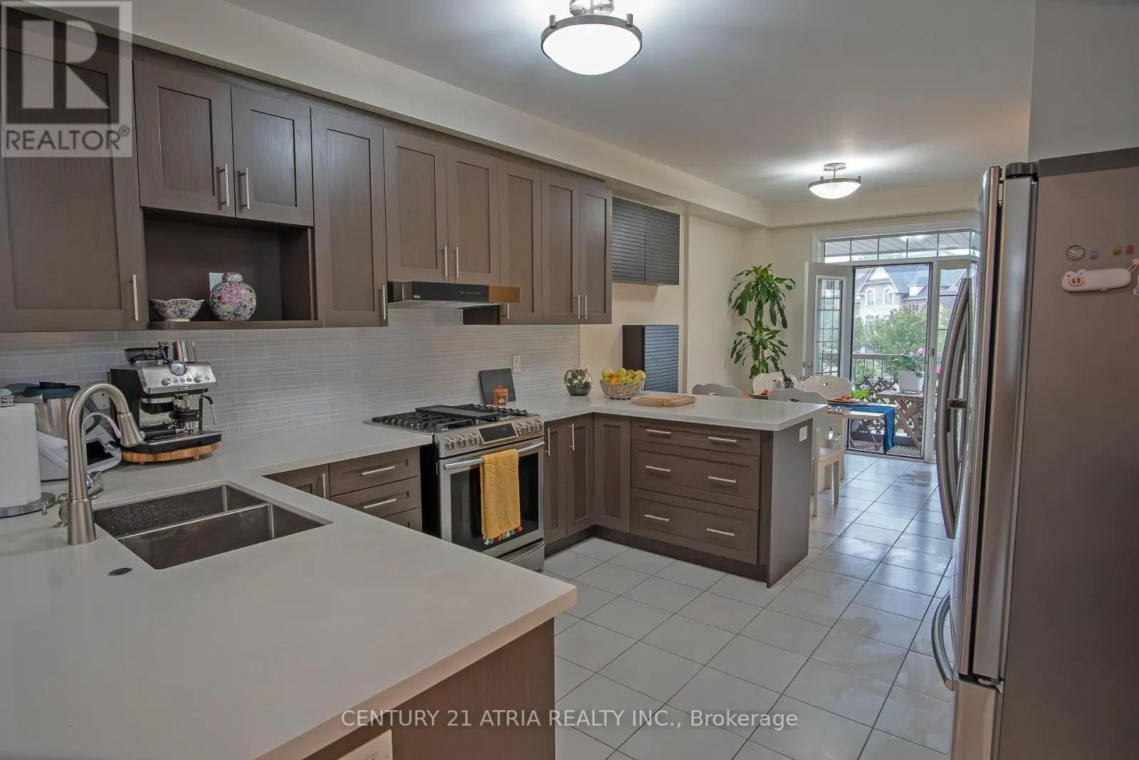 10951 WOODBINE AVENUE
