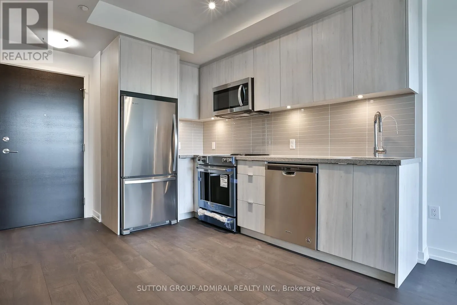 207E - 8868 YONGE STREET