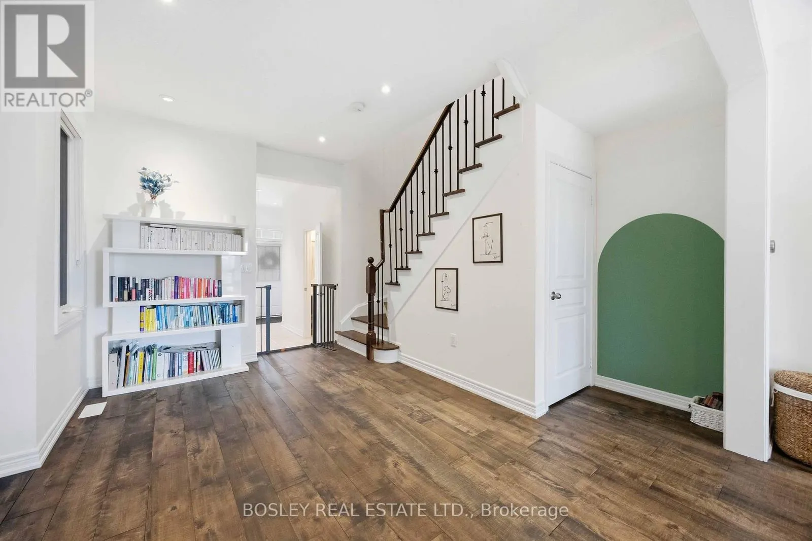 39 ALEXIE WAY