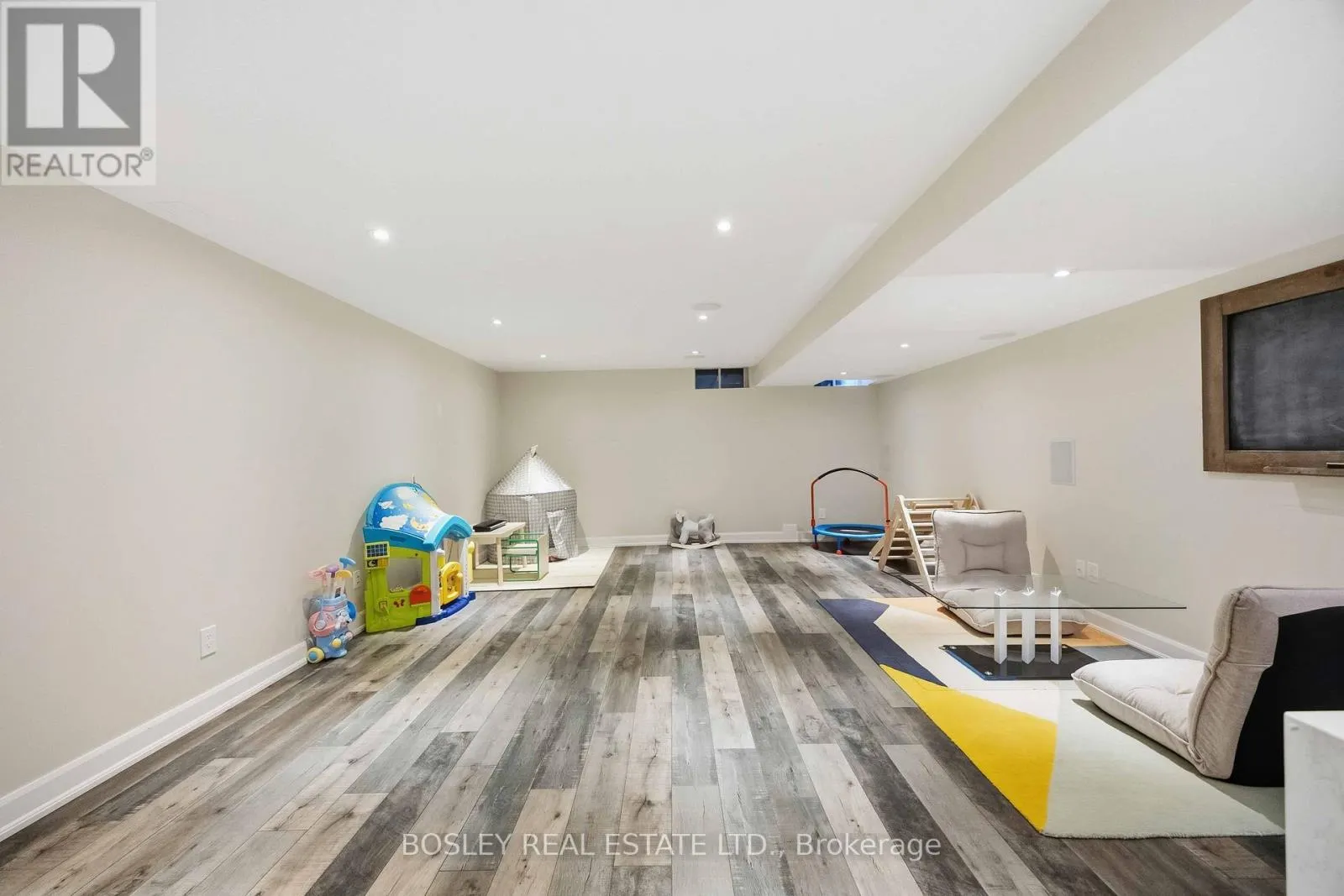 39 ALEXIE WAY