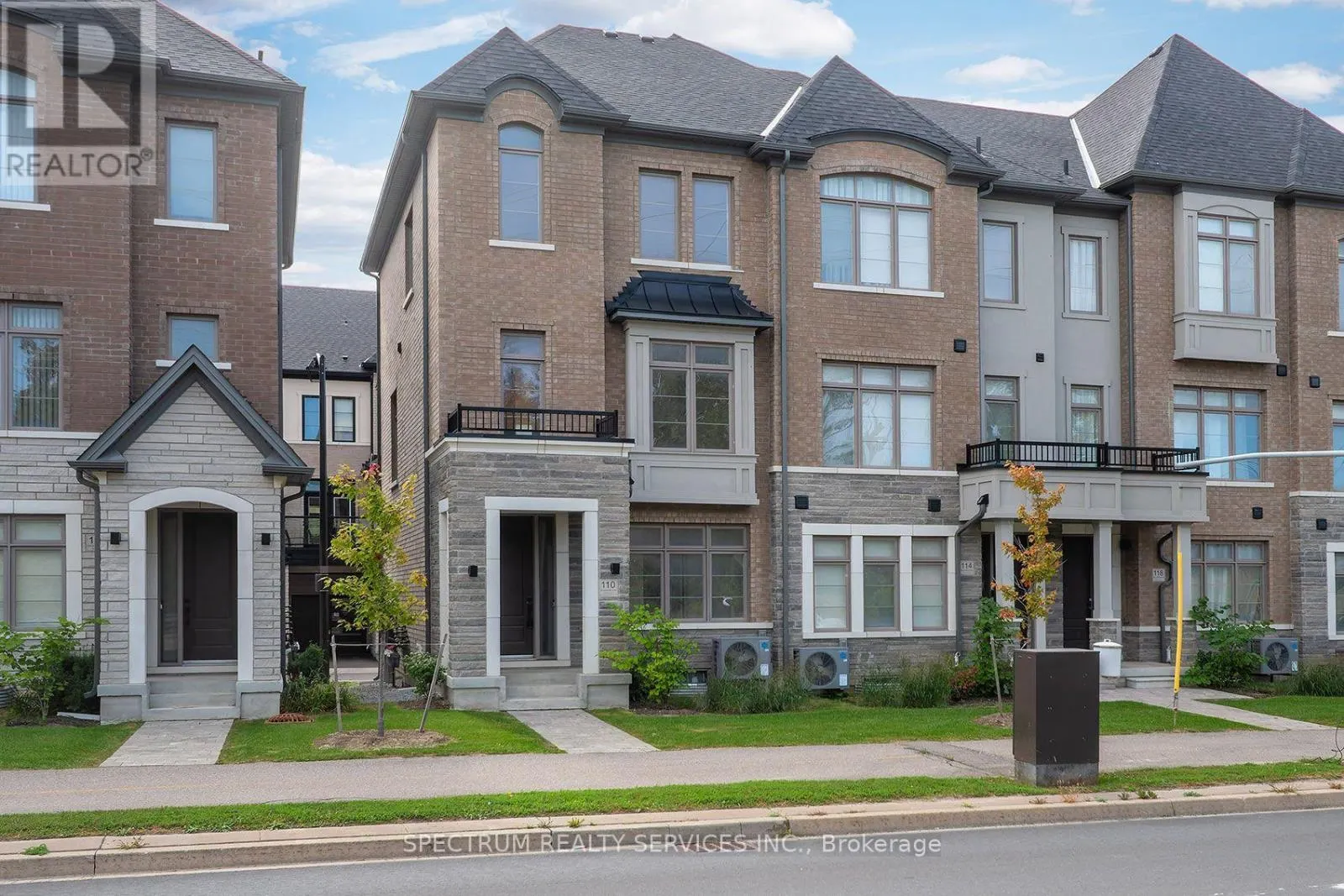 110 DE LA ROCHE DRIVE