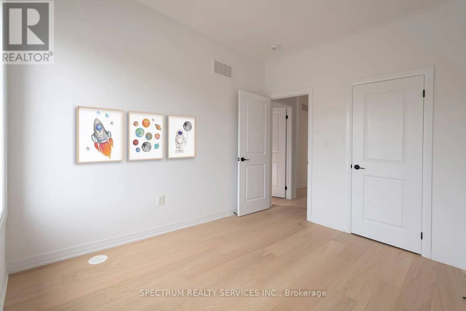 110 DE LA ROCHE DRIVE