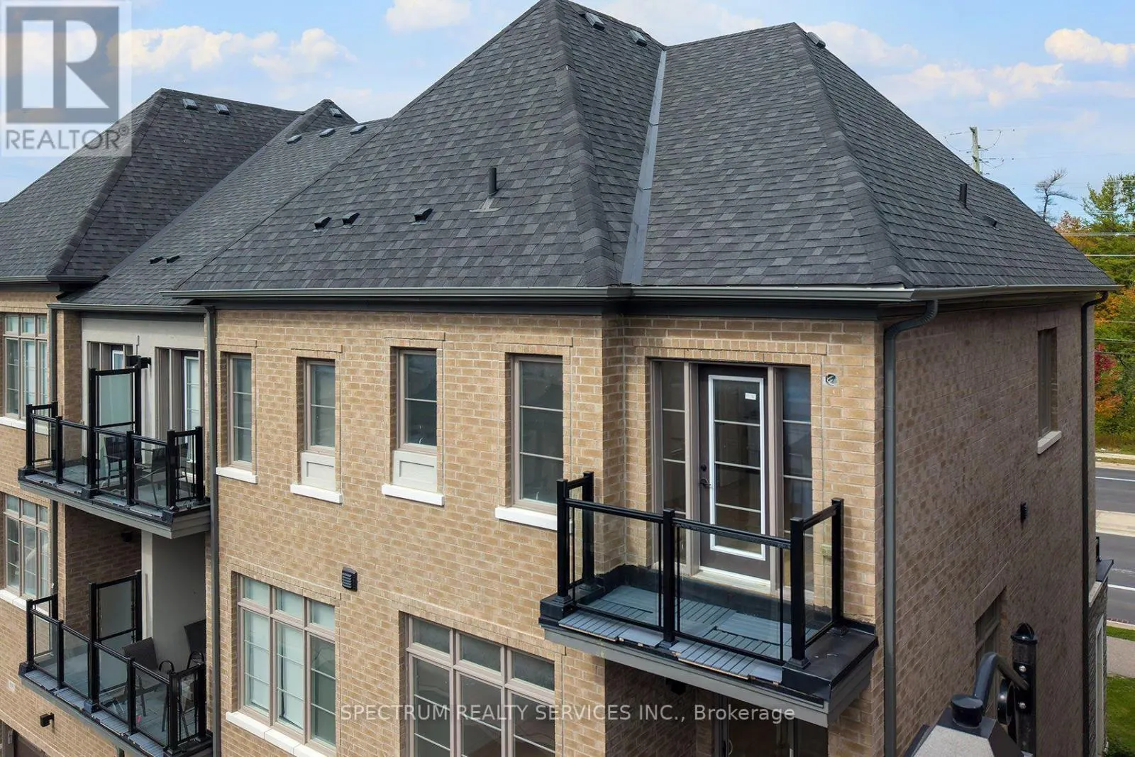 110 DE LA ROCHE DRIVE