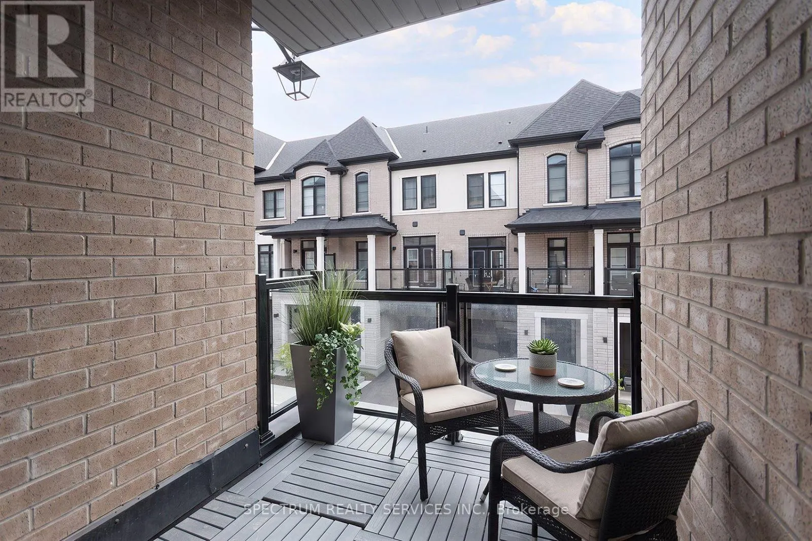 110 DE LA ROCHE DRIVE