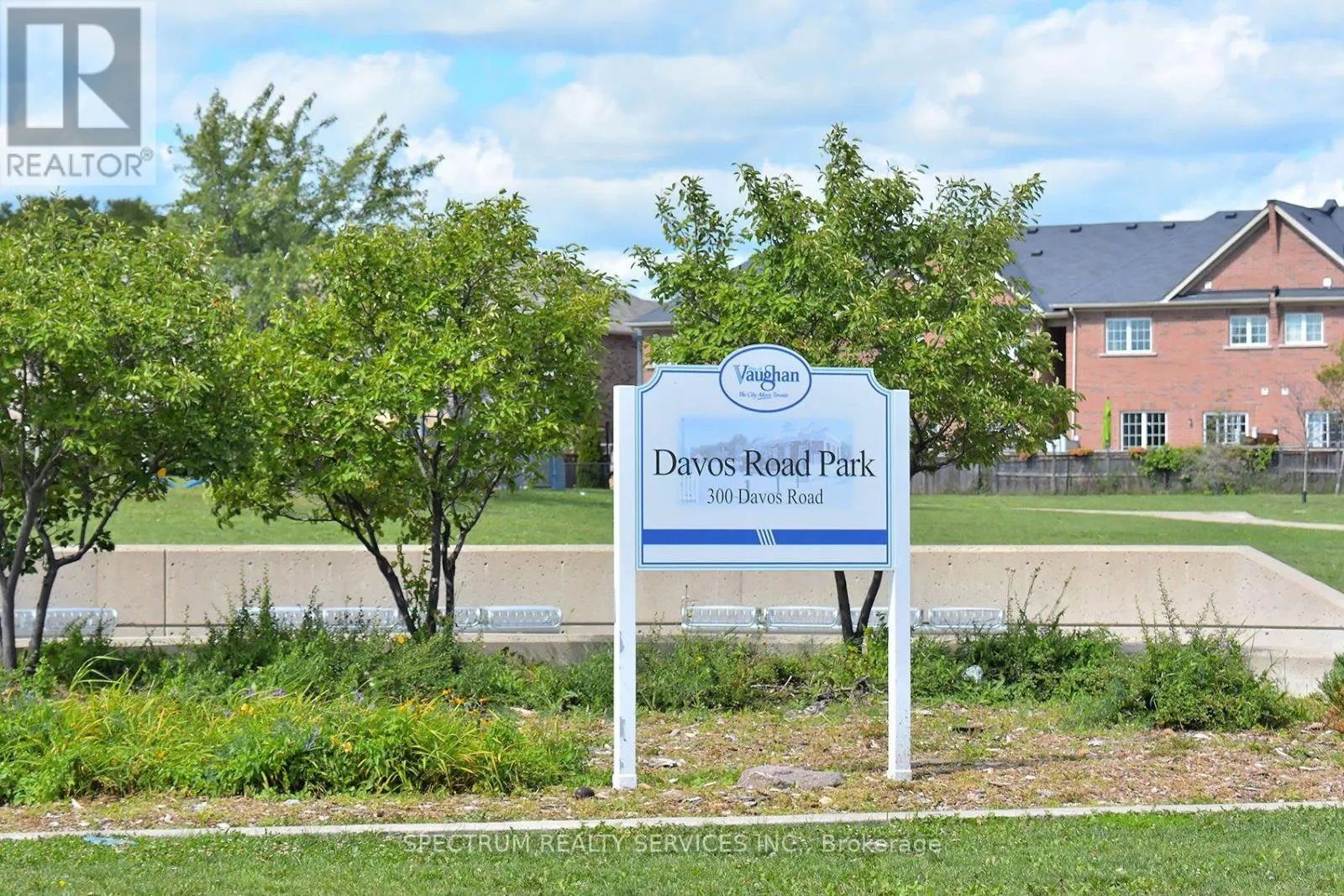 110 DE LA ROCHE DRIVE