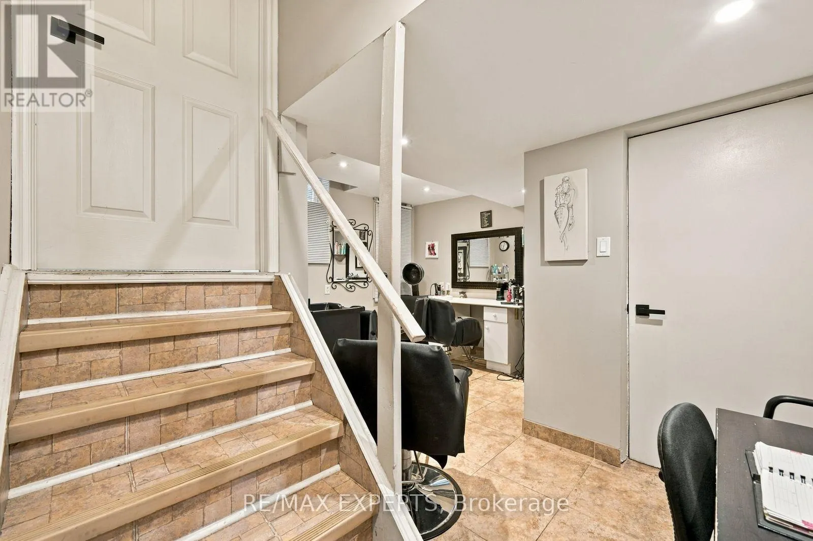 75 KEEGAN CRESCENT