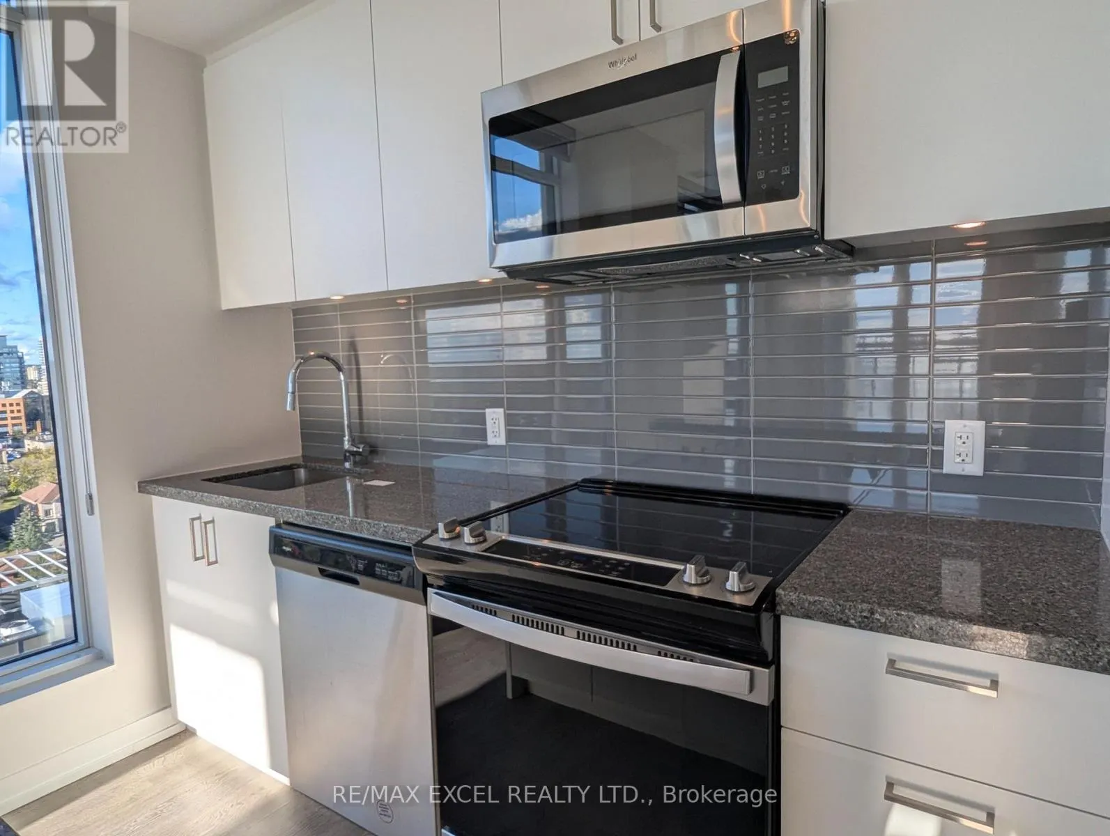 1502W - 3 ROSEWATER STREET