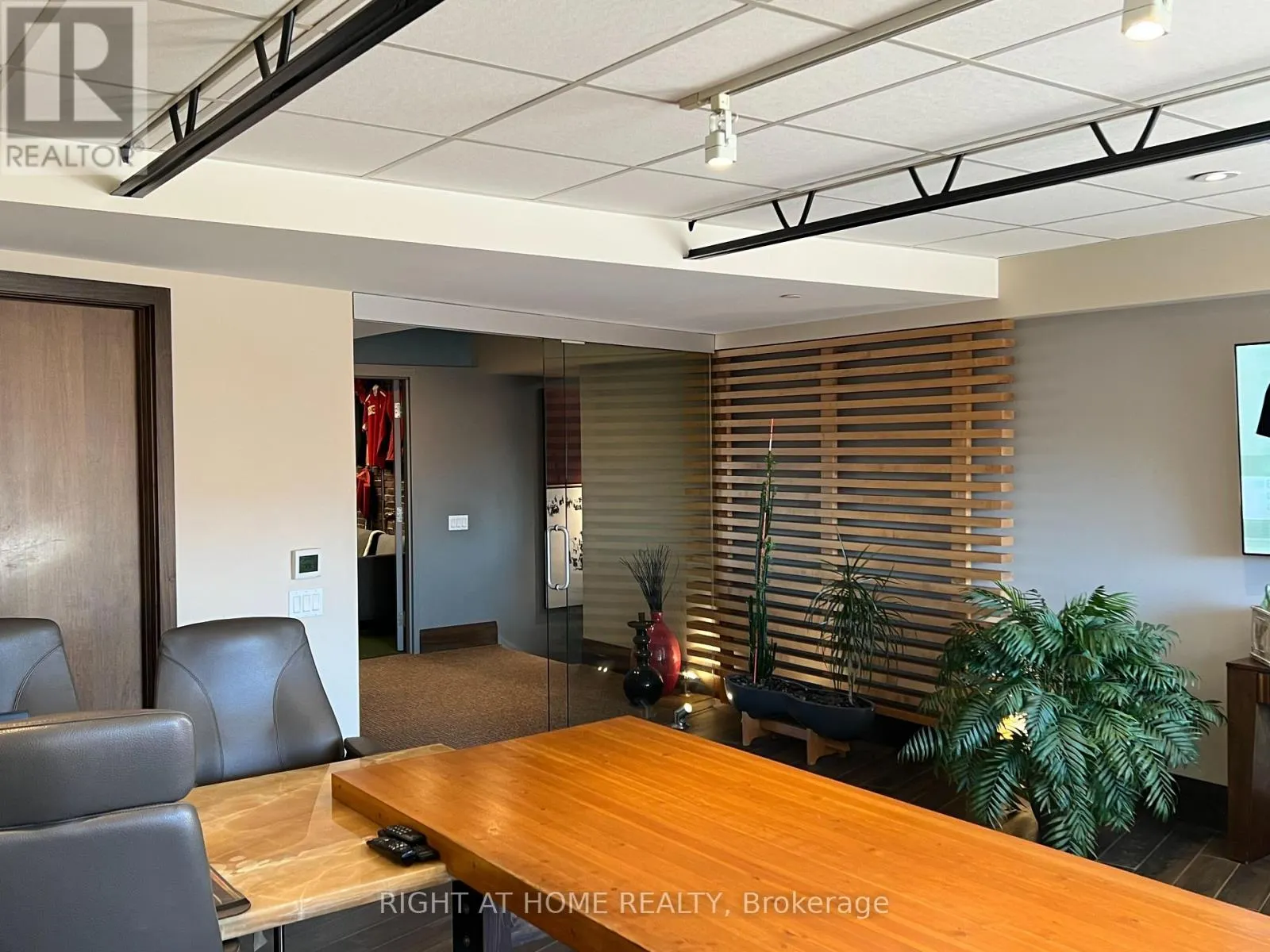 12 - 160 CIDERMILL AVENUE
