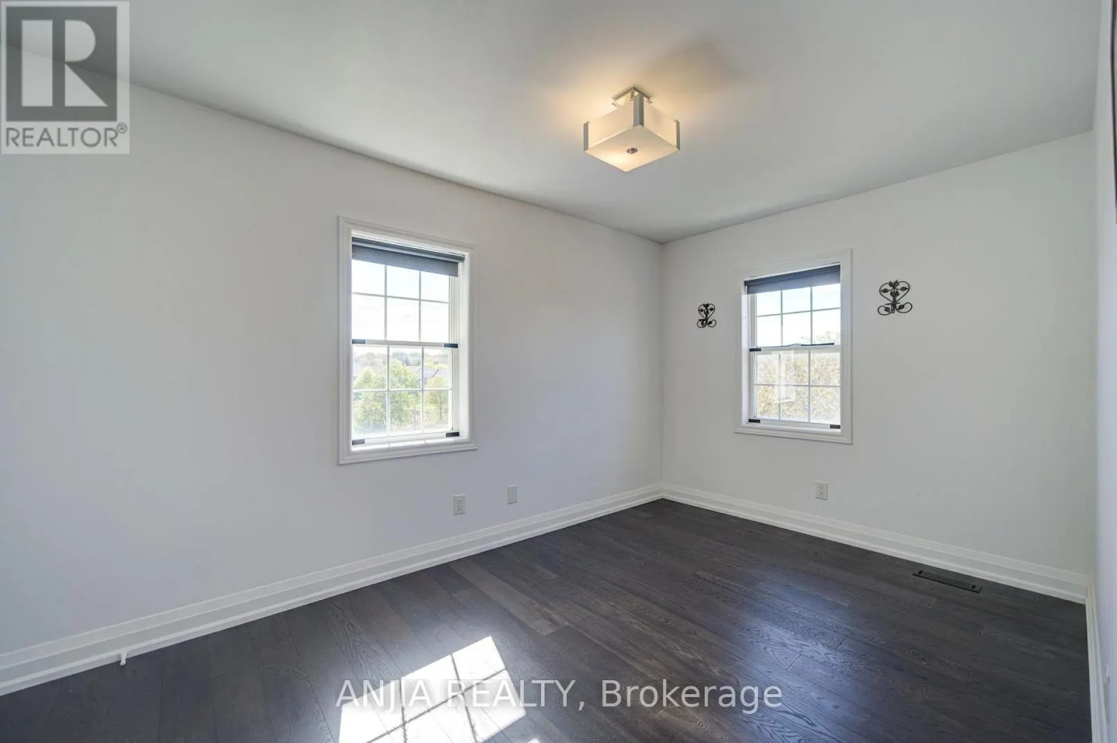 7 HAWTIN LANE