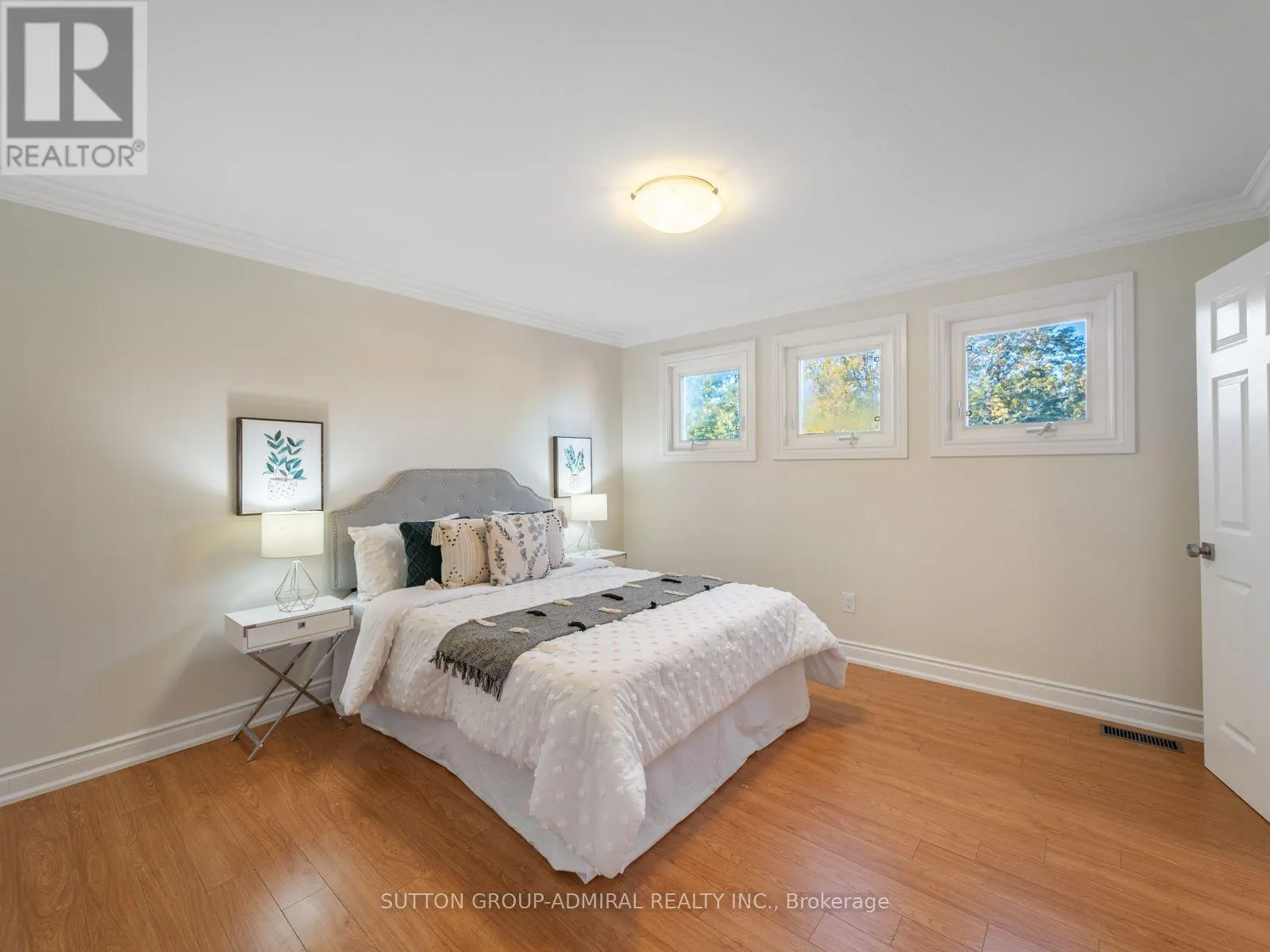 11 ESPBY COURT