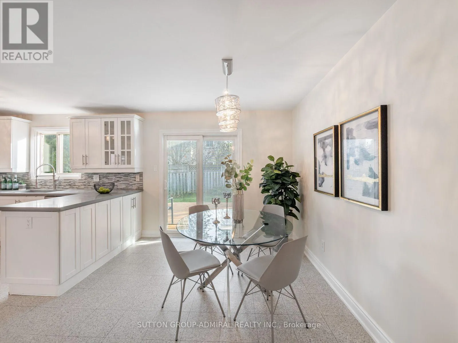 11 ESPBY COURT