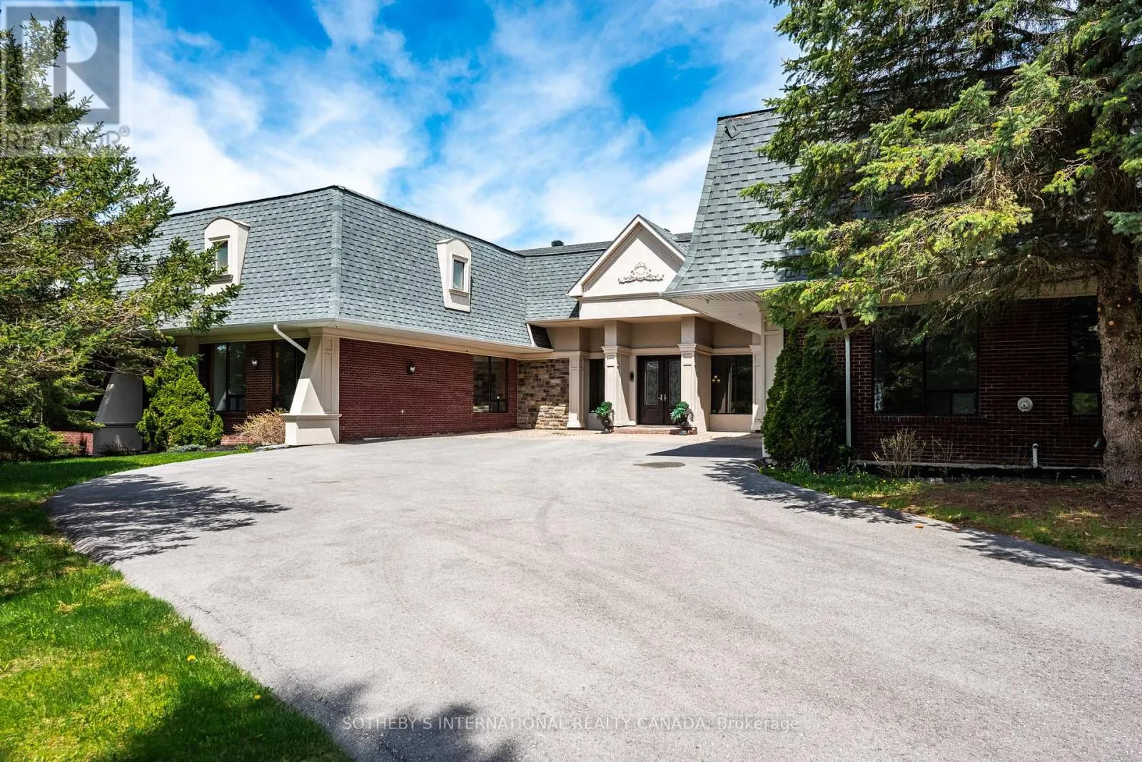 48 SCOTT CRESCENT