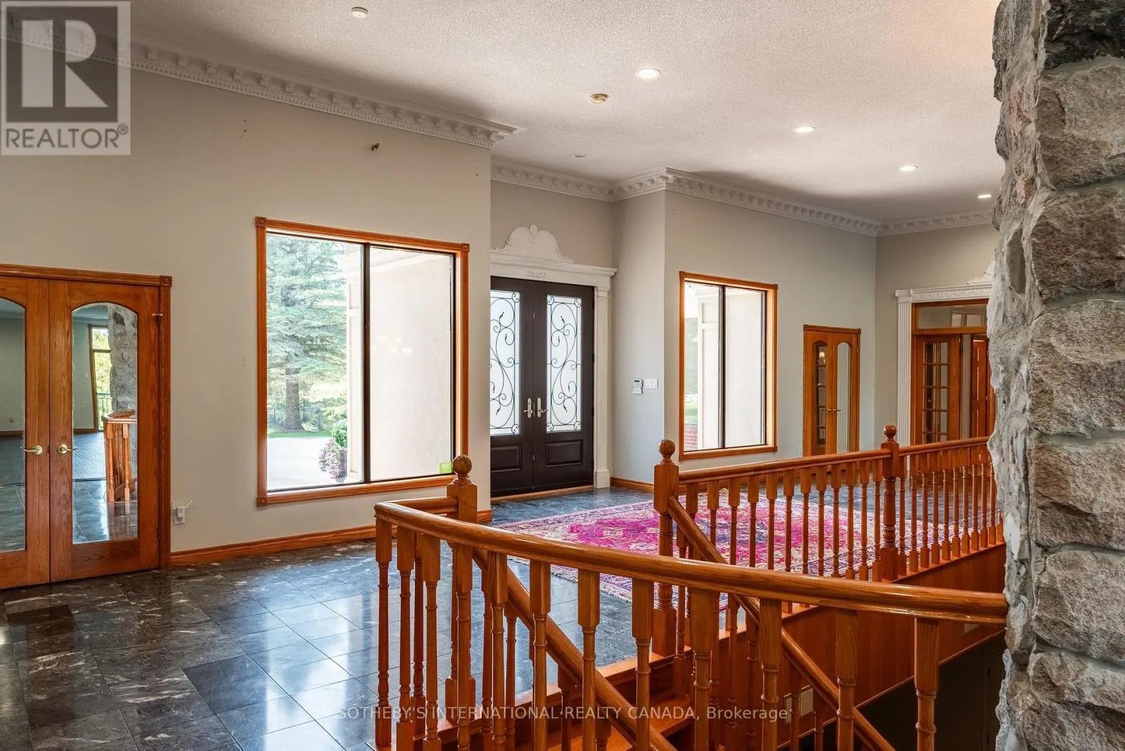 48 SCOTT CRESCENT