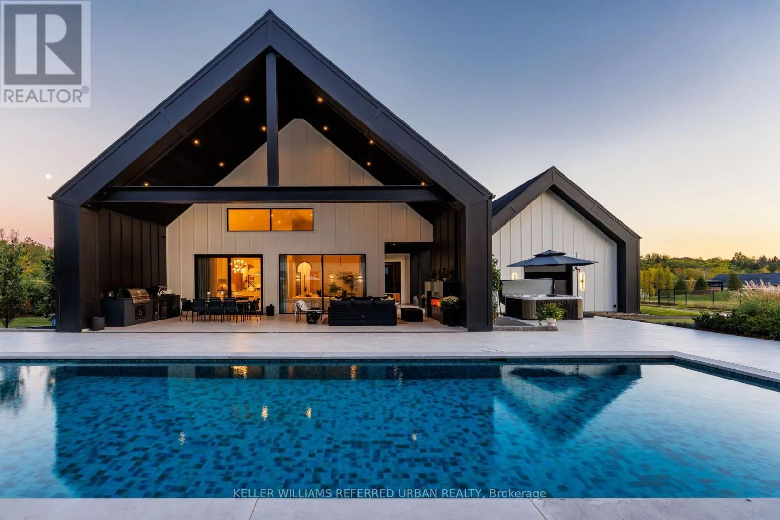 15600 DUFFERIN STREET