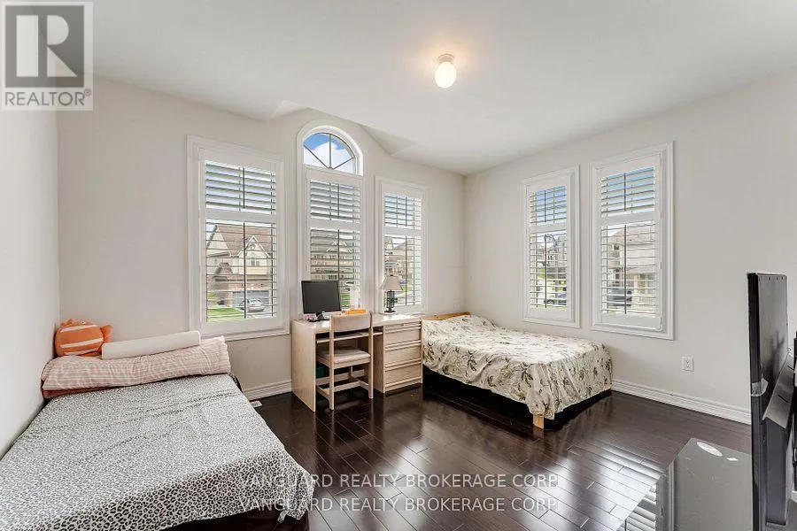 75 TREETOPS BOULEVARD