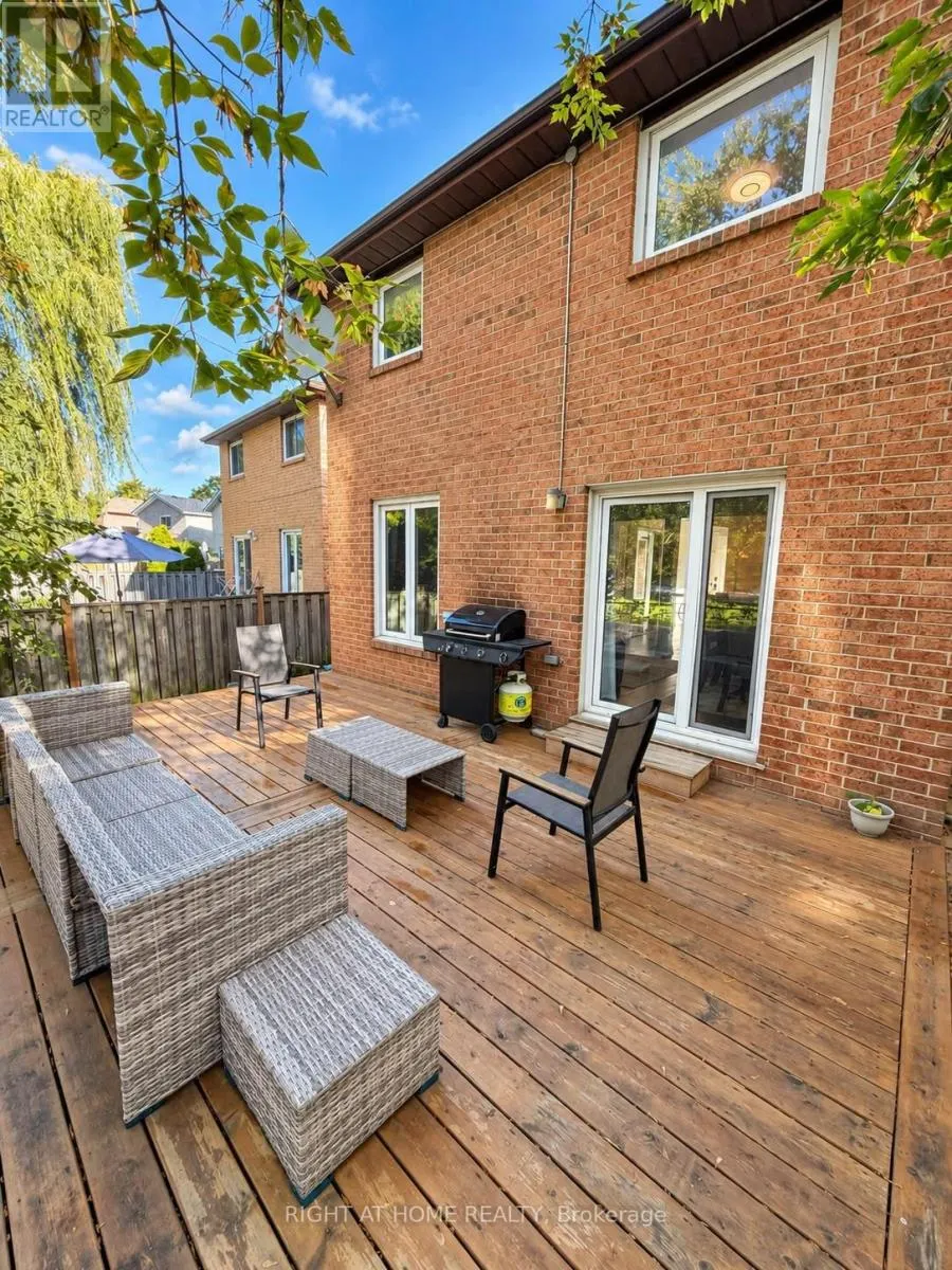 32 ARANKA COURT
