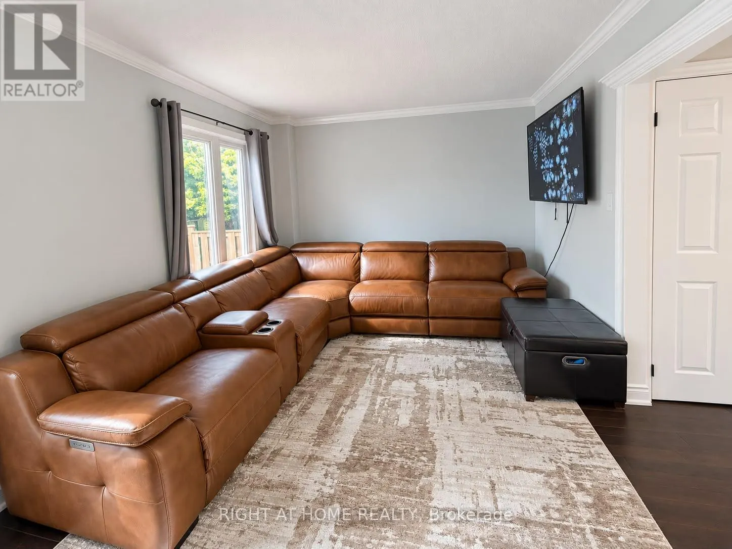 32 ARANKA COURT