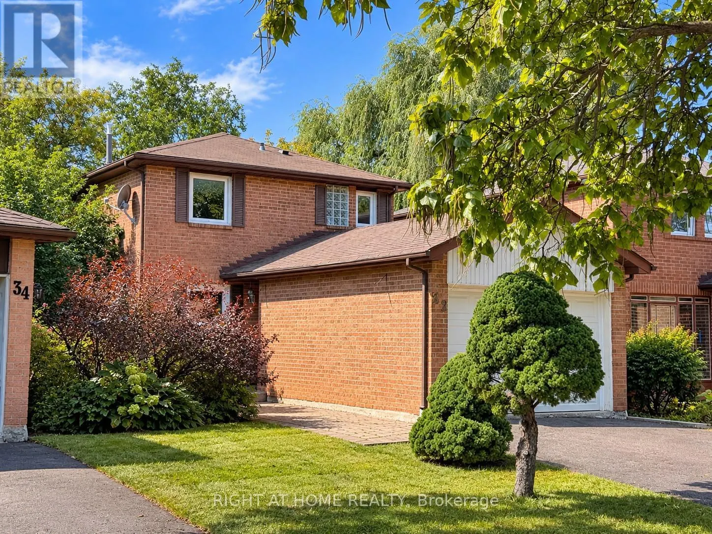 32 ARANKA COURT