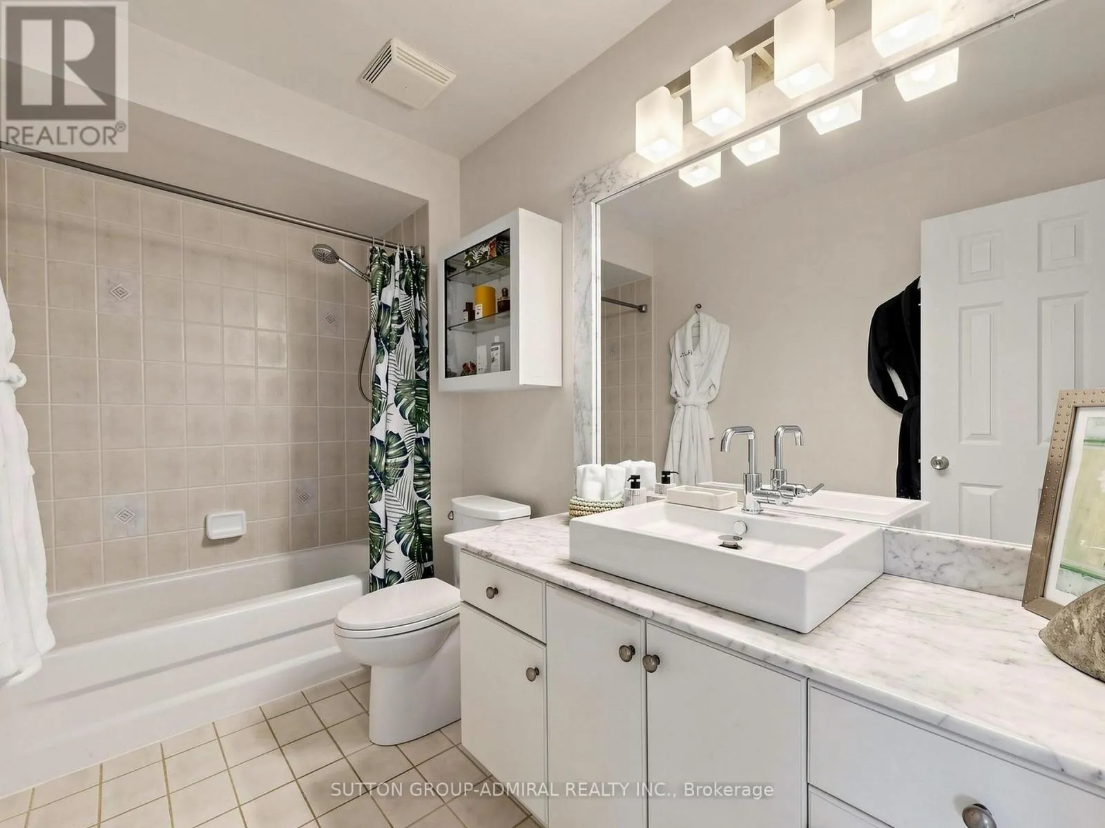 10 SILVER OAKS BOULEVARD