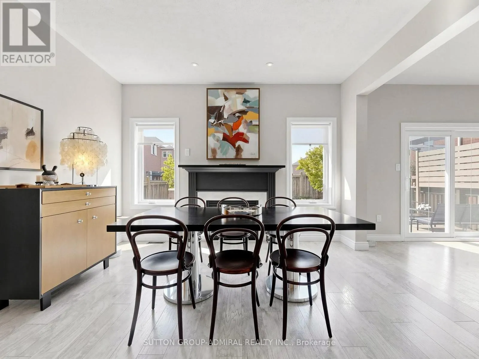 10 SILVER OAKS BOULEVARD