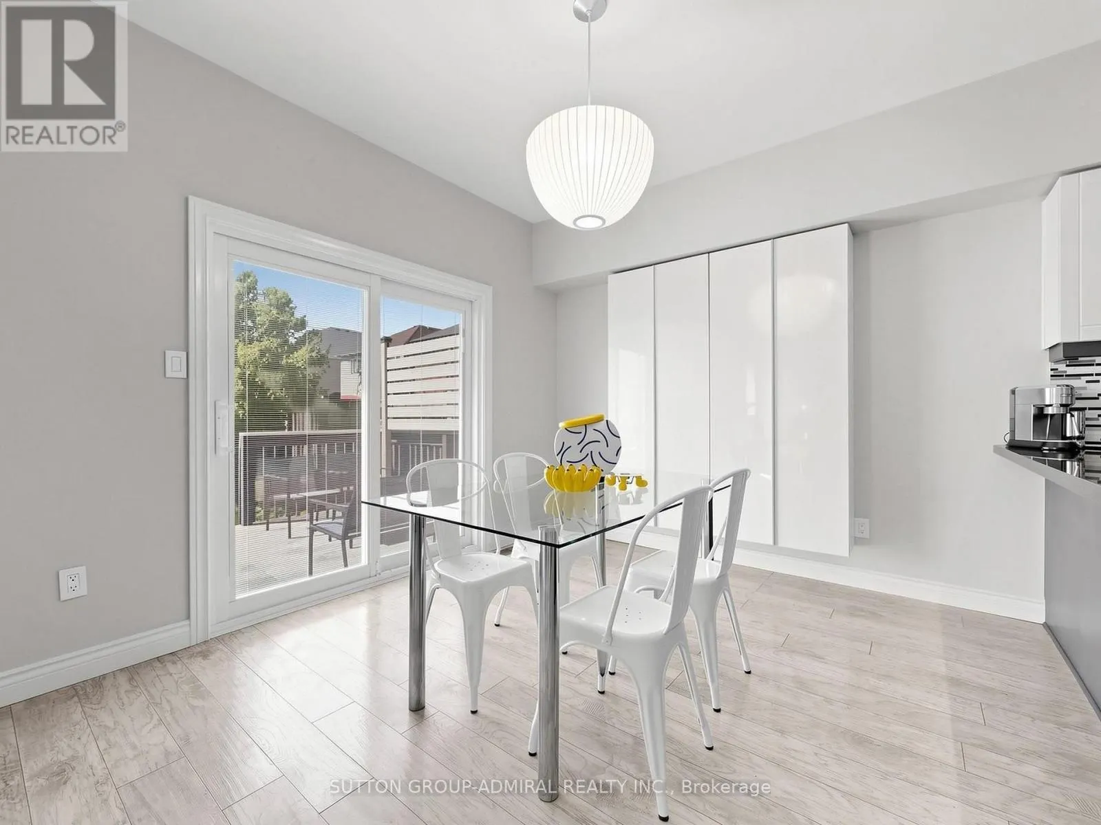 10 SILVER OAKS BOULEVARD