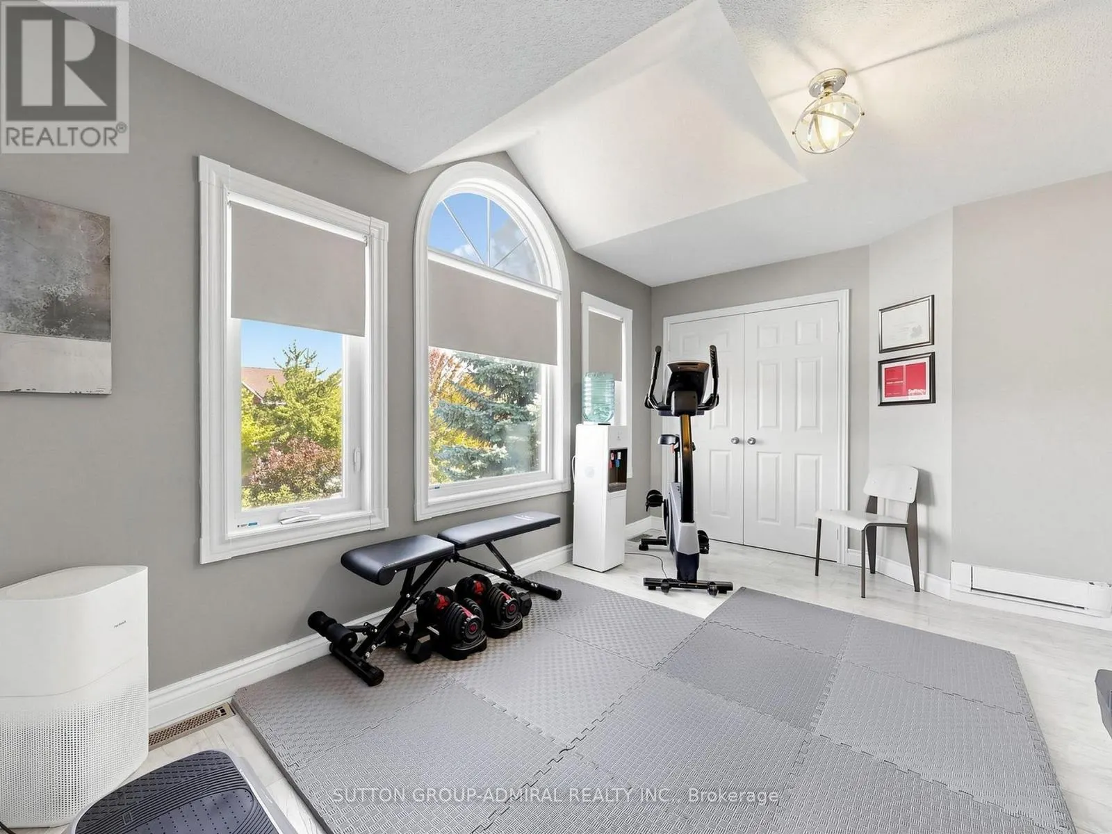 10 SILVER OAKS BOULEVARD