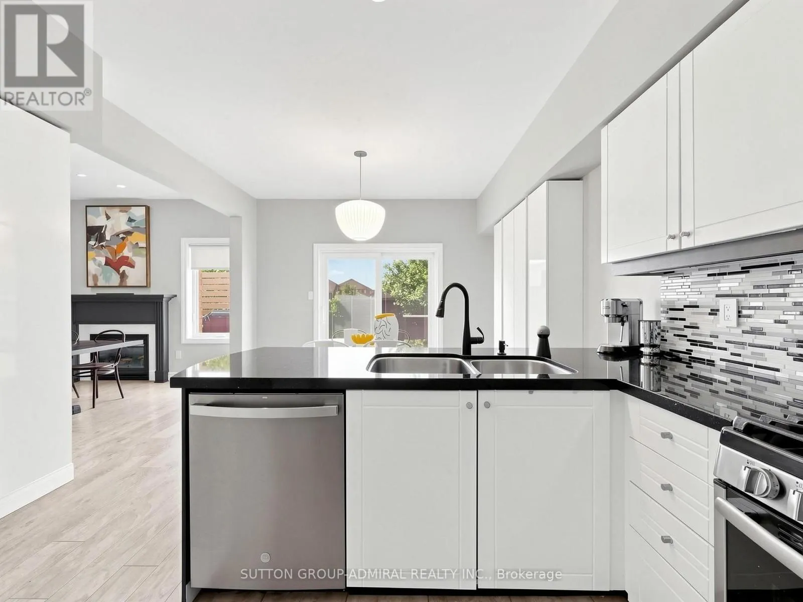 10 SILVER OAKS BOULEVARD