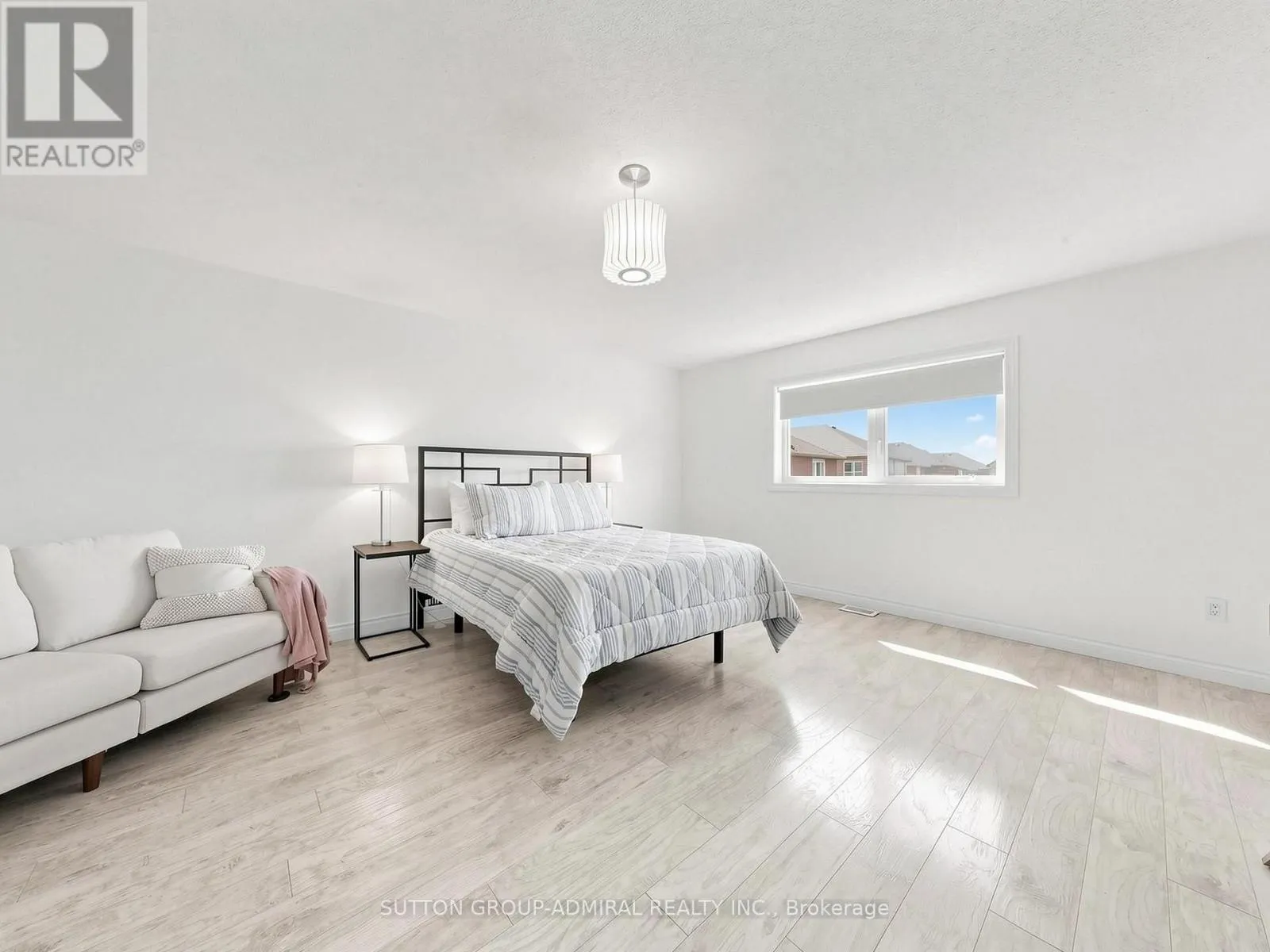 10 SILVER OAKS BOULEVARD