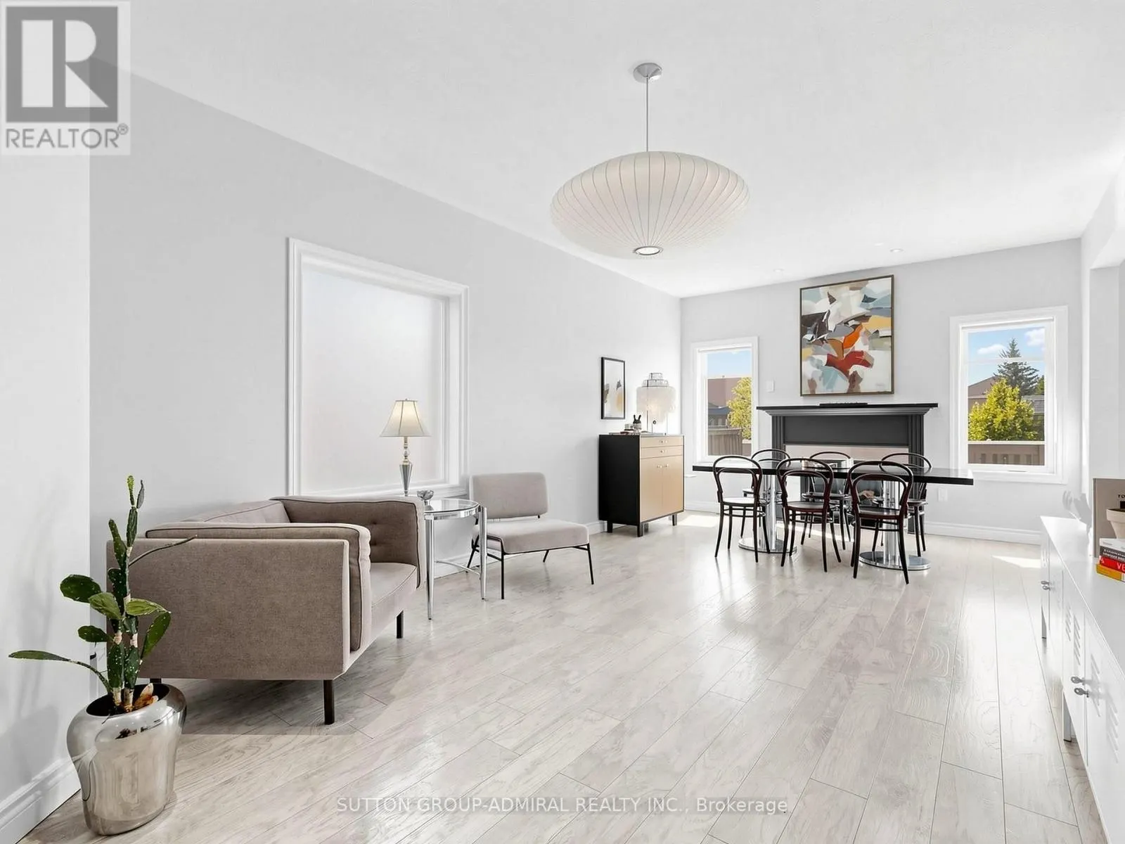 10 SILVER OAKS BOULEVARD