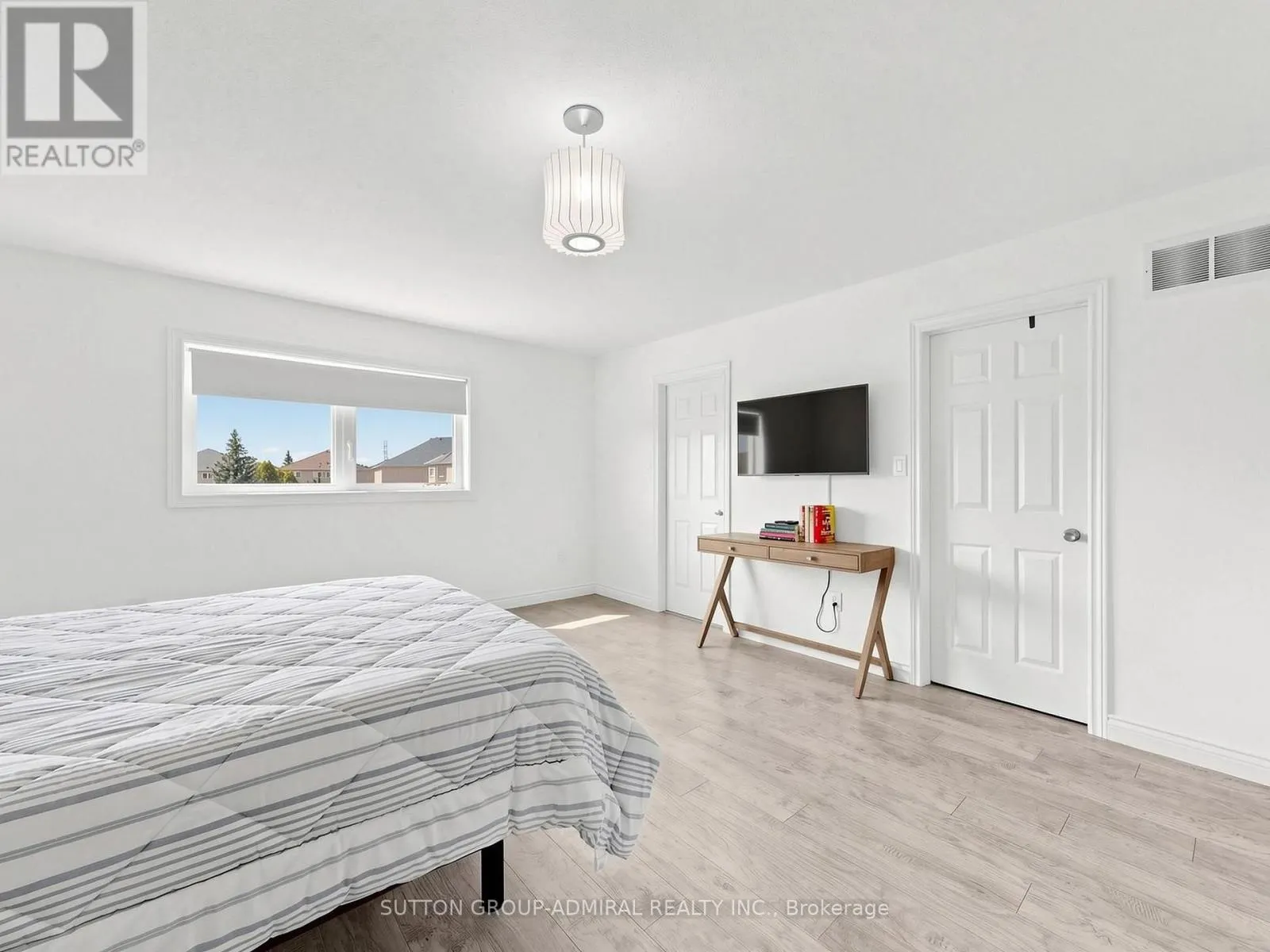 10 SILVER OAKS BOULEVARD