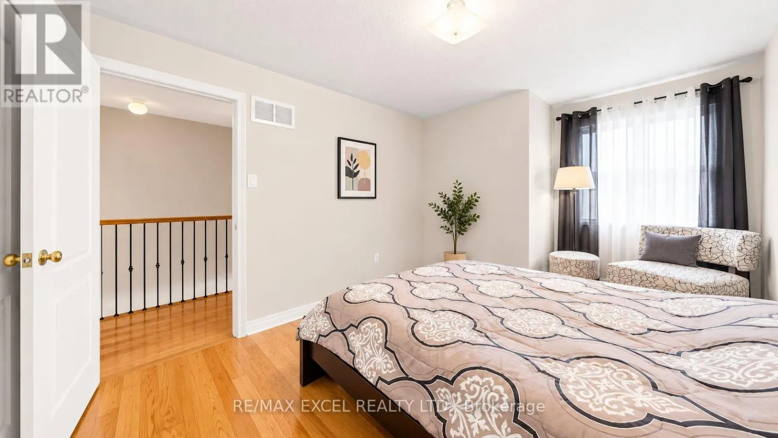 176 SIR SANFORD FLEMING WAY